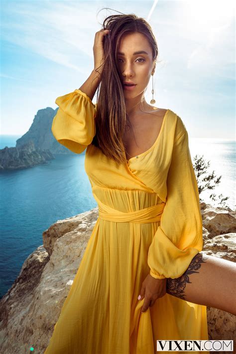 In-Demand Kiara Advani Inspired Bridal Set