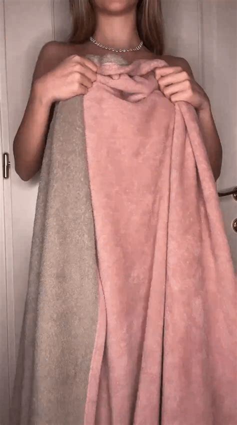 In-Demand Kiara Advani Inspired Bridal Set