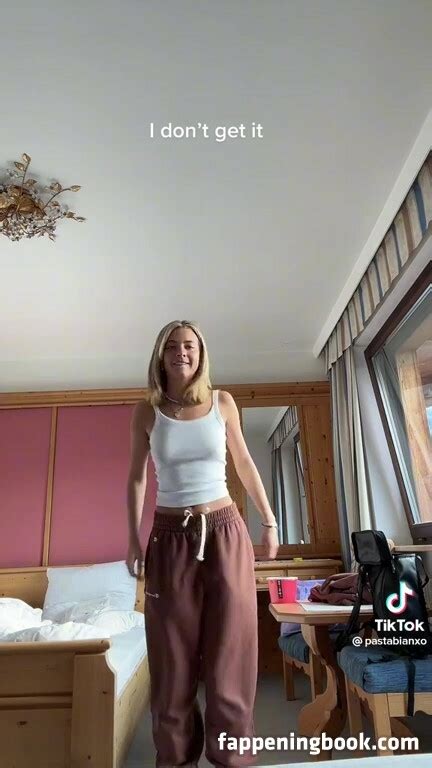 In-Demand Kiara Advani Inspired Bridal Set