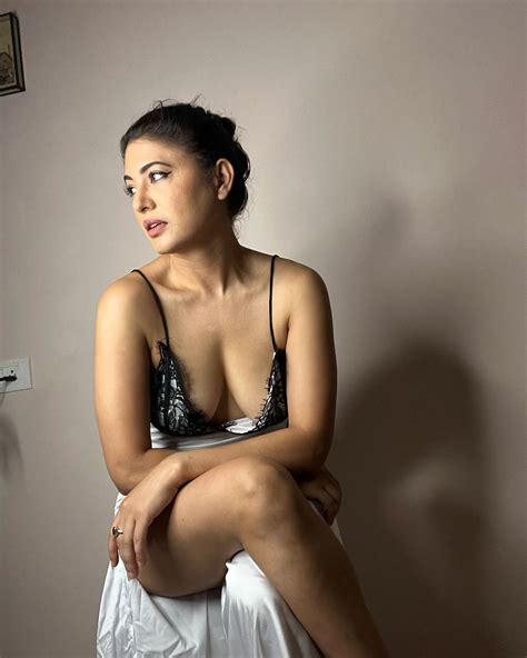 In-Demand Kiara Advani Inspired Bridal Set