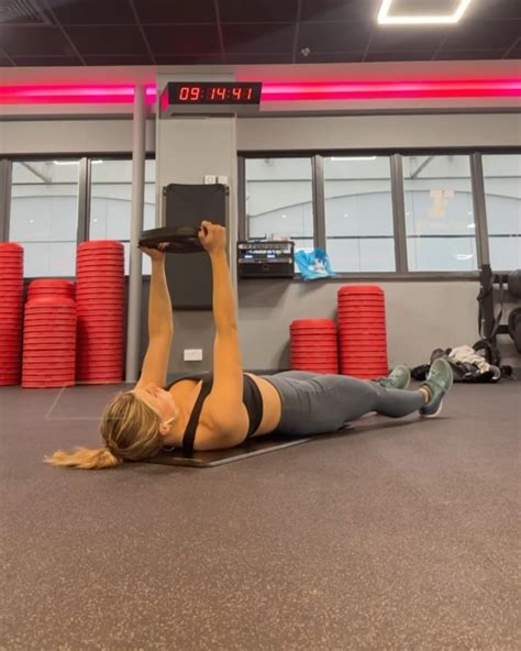 In-Demand Kiara Advani Inspired Bridal Set