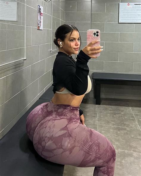 In-Demand Kiara Advani Inspired Bridal Set