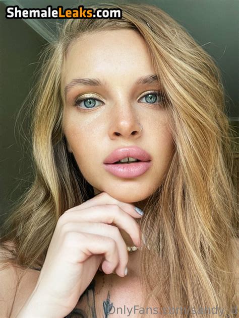 In-Demand Kiara Advani Inspired Bridal Set