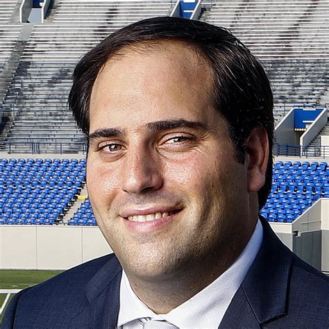 92.9 memphis. Feb 2, 2023 · Gabe Kuhn, who started 51 games at Memphis, will be the new host of 92.9 FM ESPN's 4-7 p.m. radio slot after previously working at Sports 56. 