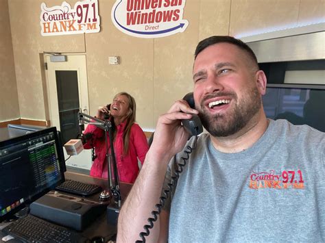 97.1 hank. Aug 16, 2022 · The winds of change have blown into Indianapolis with a new morning show to debut on “97.1 Hank FM” WLHK and the transition of “Hot 96.3” to 100.9. 