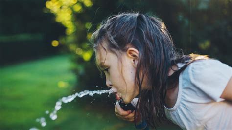 98.3 TRY Social Dilemma: Would You Let Your Kids Drink Water From the Garden Hose?