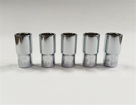 9mm hex socket.  Spring-loaded action enables hands-free size changes and i...