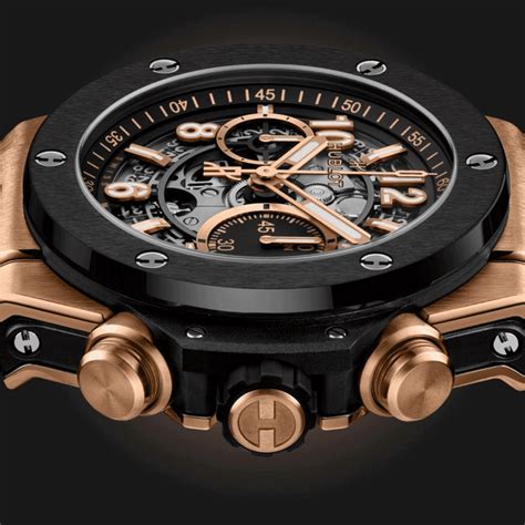 Aşağıdaki saat Hublot'un çok tutulan Bing Bang serisinin Unico King Gold Ceramic modeli.