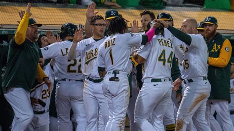 A’s beat Rays 2-1 for 7th straight win as fans hold reverse boycott
