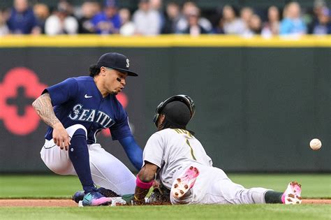 A’s lose again, their 10-40 start worst since 1932 Red Sox