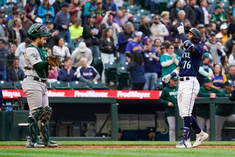 A’s suffer 11-2 rout at hands of Mariners in series opener