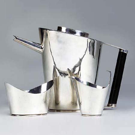 A GLASS TEA SERVICE - Christie