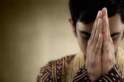 A Guide to 5 Hindu Prayers for All Occasions - Learn Religions