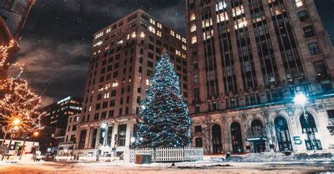 A Guide to Spending The Holidays in Portland, Maine - Portland Old Port