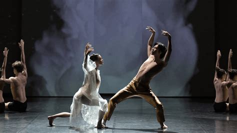 A History of Contemporary Dance - CLI Studios - muktibox.com
