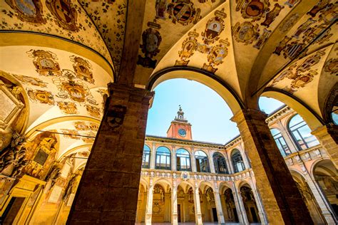A Stroll Around the University of Bologna - Italy Magazine - wintechmobiles.com