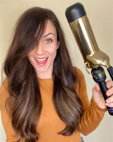 A Savvy Guide to Choosing the Right Curling Iron Size