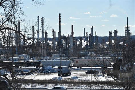 A St. Paul Park refinery spilled 20K gallons of asphalt. Could legislation avert such incidents?