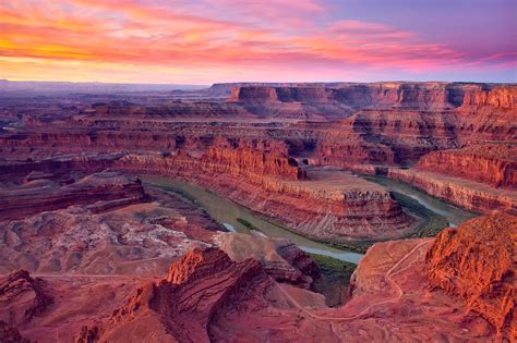 A Sunrise Visit to Dead Horse Point State Park - Hike …