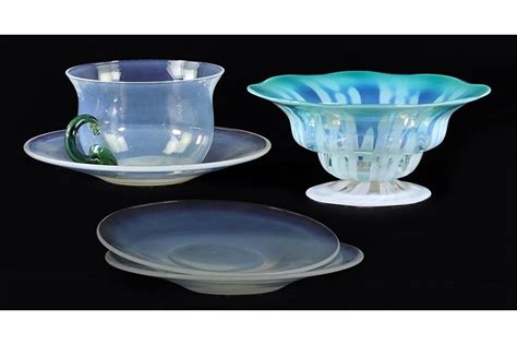 A Tiffany Pastel Opalescent Footed Bowl. - Sep 21, 2024