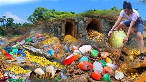 A Treasure Case Found on the Walls in an Armenian Village!!!.