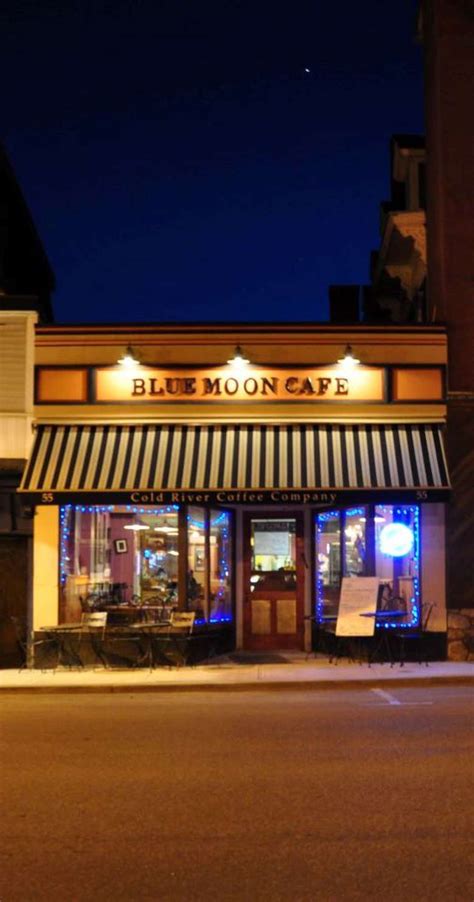A Wedding at the Blue Moon Cafe