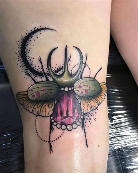 A behindtheknee beetle from today! Always a fun day when I get to