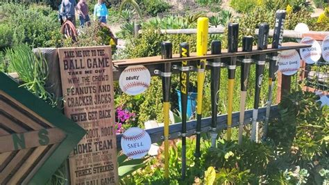 A bit of luck: Padres pride in full bloom at this Del Mar garden