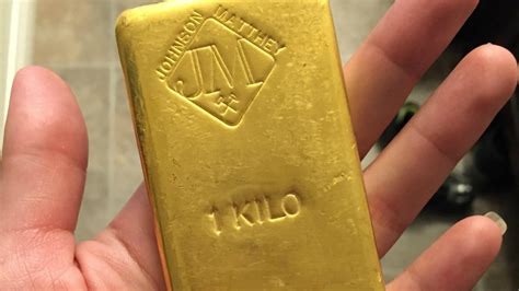 Credit: buygoldbars.africa A brick of gold typically costs around $12,000. As a result, anyone in the United States with gold holdings would earn as much as $222 per ounce, or as much as $16.6 million on …