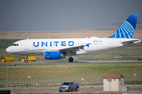 A busy summer pushes United Airlines to a $1.14 billion profit, but fuel cost will hurt 4Q results