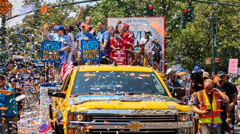 A first for NYC ticker tape parades - CBS News