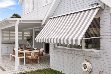 A guide to outdoor awnings and blinds