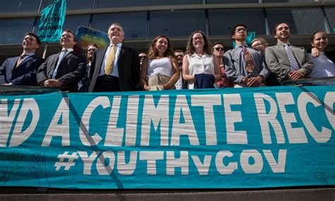 A judge in Oregon refuses to dismiss a 2015 climate lawsuit filed by youth