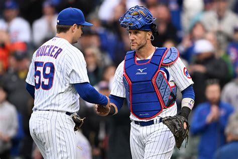 A little bad luck puts Cubs catcher Yan Gomes on IL