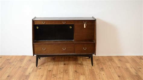 A retro vintage 20th century teak highboard / sideboard credenza …