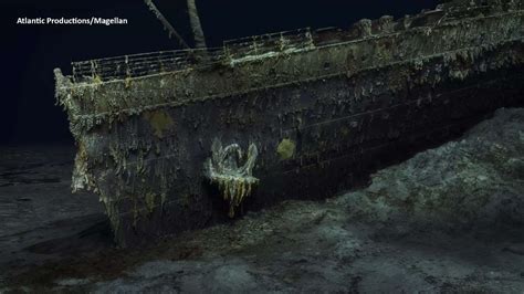 A search is underway for missing submarine that takes people to see Titanic
