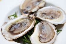 A sweet and salty oyster, with a hint of hazelnut