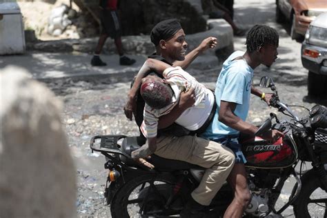 A team of Kenyan officials is looking at how to help Haiti fight rampant gang violence