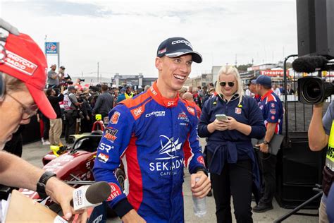 A.J. Foyt Racing names Sting Ray Robb to drive No. 41 Chevy in IndyCar Series for 2024