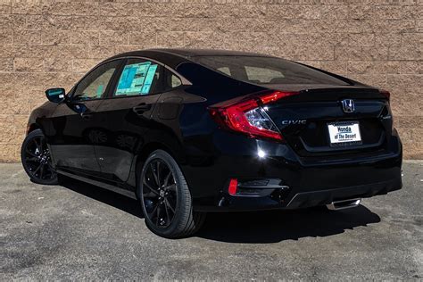 A17 honda civic. Mileage: 129,546 miles MPG: 28 city / 38 hwy Body Style: Sedan Engine: 4 Cyl 1.5 L Transmission: Manual. Description: Used 2017 Honda Civic Si with Front-Wheel Drive, Heated Seats, Keyless Entry, Fog Lights, 18 Inch Wheels, Alloy Wheels, Spoiler, Heated Mirrors, Cloth Seats, and Satellite Radio. More. 
