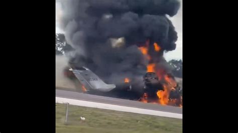 ABD'de otoyola düşen küçük uçaktaki 2 kişi hayatını kaybetti