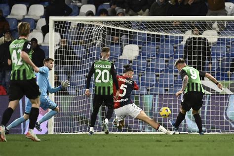 AC Milan late goal rescues draw at bottom club Salernitana. Fiorentina, Lazio, Genoa win