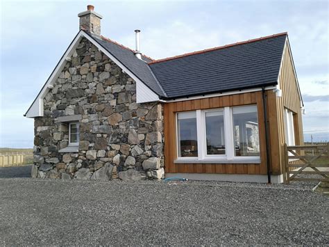 ACCOMMODATION - Beach View Cottage South Uist