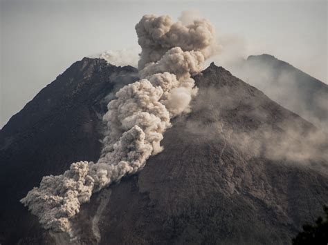 Active Volcano In Indonesia - wintechmobiles.com