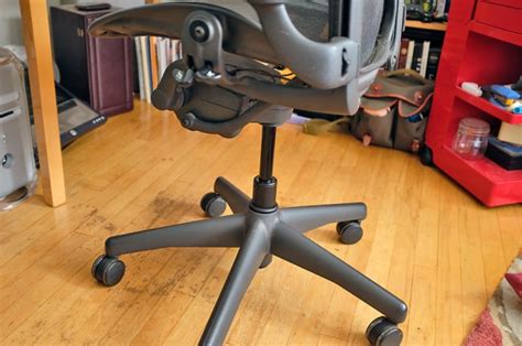 AERTECK-AERON/HERMAN MILLER REPAIR - 37 …