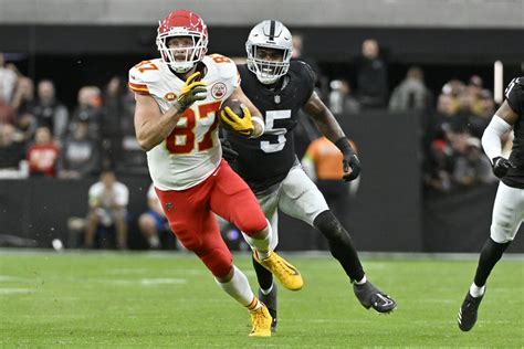 AFC West-leading Chiefs visit Green Bay as Packers seek 3rd straight win