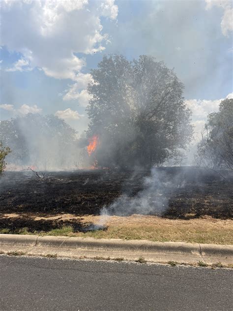 AFD: 2 brush fires in southeast Austin contained