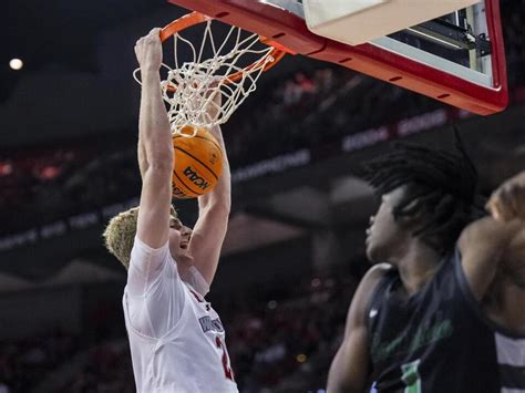 AJ Storr leads No. 24 Wisconsin past Chicago State; Badgers point guard Hepburn hurt