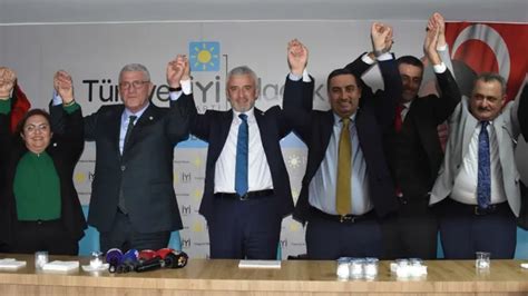 AK Parti’den istifa eden eski belediye başkanı İYİ Parti adayı oldu