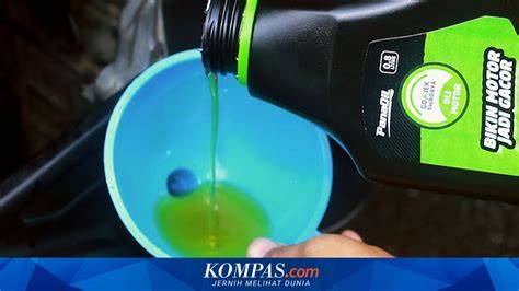 Alasan Oli Mesin Punya Warna Berbeda-beda - raincitystudios.com